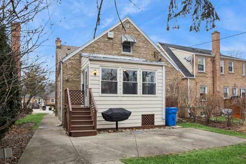 Tiny photo for 6843 N Loleta Avenue, Chicago, IL 60646 (MLS # 12566091)
