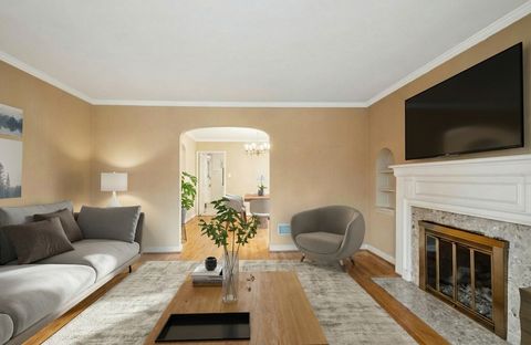 Tiny photo for 6843 N Loleta Avenue, Chicago, IL 60646 (MLS # 12566091)