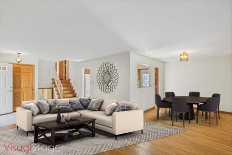 Tiny photo for 851 Love Street, Elk Grove Village, IL 60007 (MLS # 12503960)