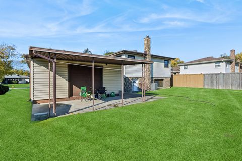 Tiny photo for 851 Love Street, Elk Grove Village, IL 60007 (MLS # 12503960)