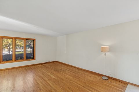 Tiny photo for 851 Love Street, Elk Grove Village, IL 60007 (MLS # 12503960)