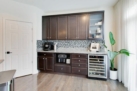 Tiny photo for 31 Oak Creek Court, North Aurora, IL 60542 (MLS # 12626053)