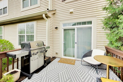Tiny photo for 31 Oak Creek Court, North Aurora, IL 60542 (MLS # 12626053)