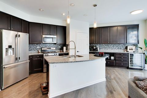 Tiny photo for 31 Oak Creek Court, North Aurora, IL 60542 (MLS # 12626053)