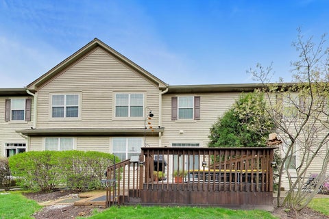 Tiny photo for 31 Oak Creek Court, North Aurora, IL 60542 (MLS # 12626053)