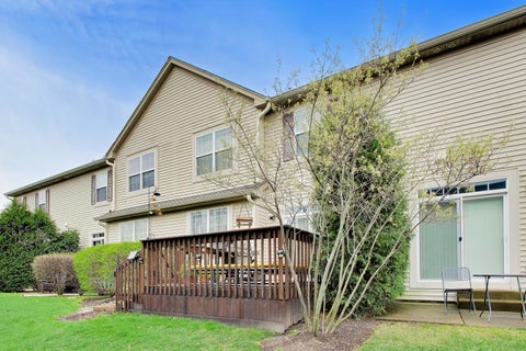 Tiny photo for 31 Oak Creek Court, North Aurora, IL 60542 (MLS # 12626053)