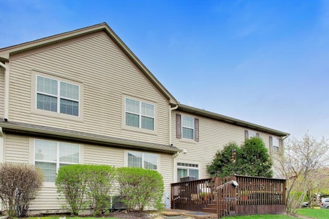 Tiny photo for 31 Oak Creek Court, North Aurora, IL 60542 (MLS # 12626053)