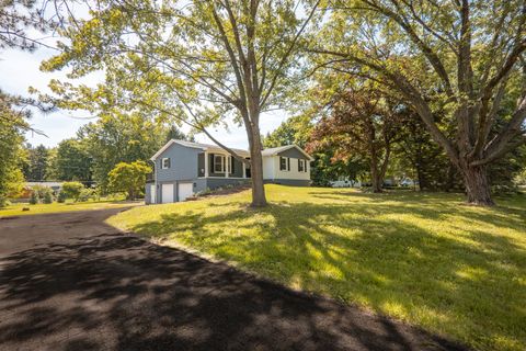 Tiny photo for 6N841 Longacre Drive, St. Charles, IL 60175 (MLS # 12666441)