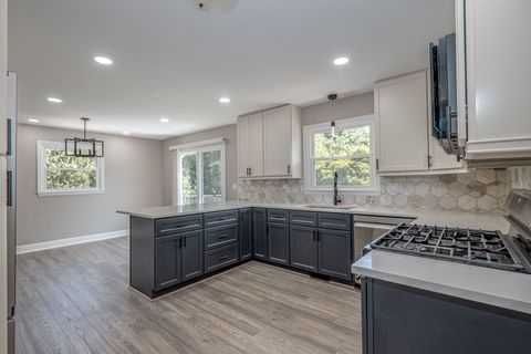 Tiny photo for 6N841 Longacre Drive, St. Charles, IL 60175 (MLS # 12666441)
