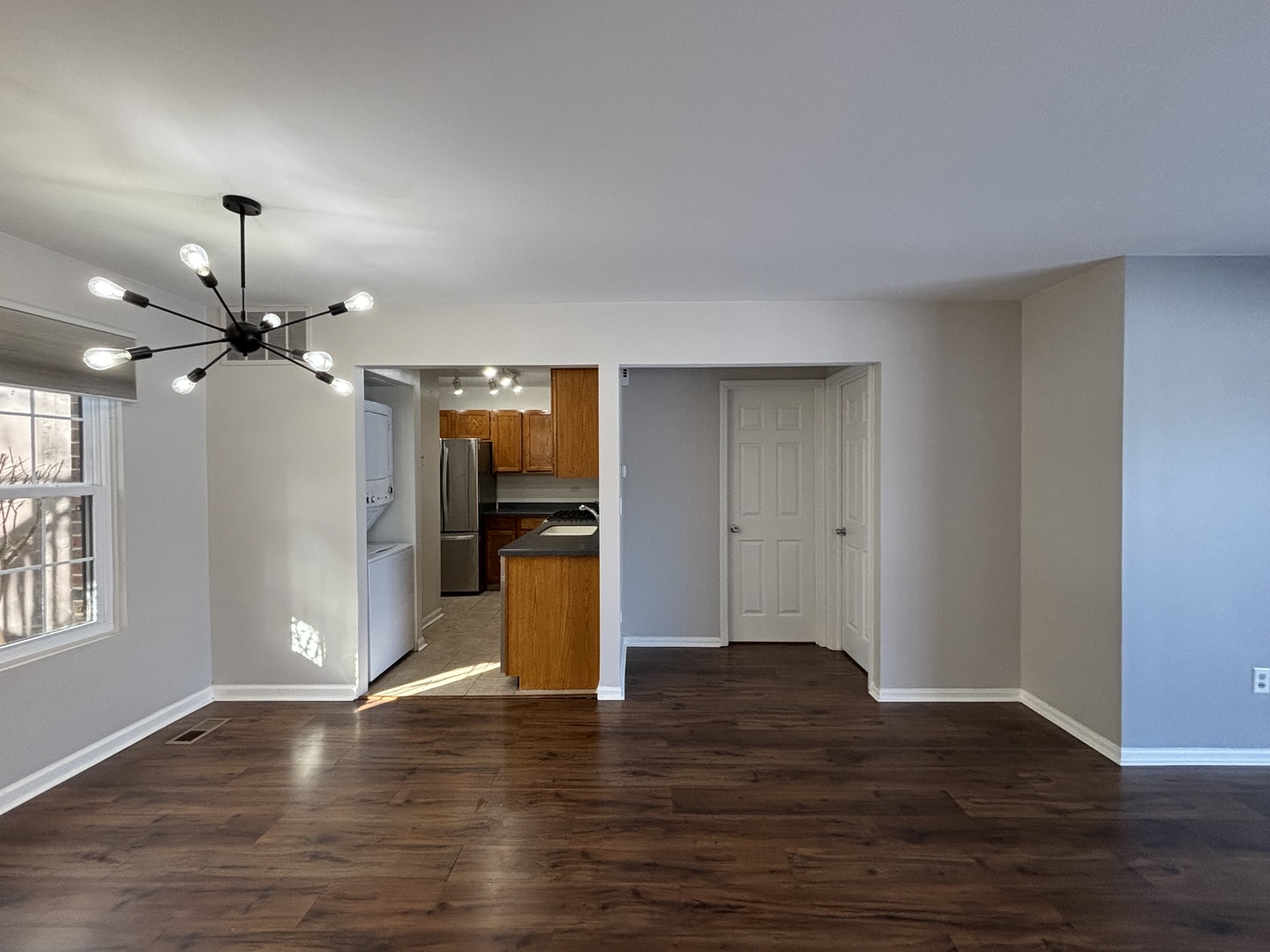 367 Sandhurst Circle 5