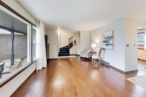 Tiny photo for 1028 S Beechwood Drive, Mount Prospect, IL 60056 (MLS # 12607579)