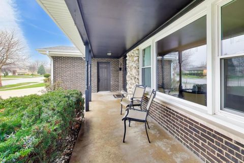 Tiny photo for 1028 S Beechwood Drive, Mount Prospect, IL 60056 (MLS # 12607579)