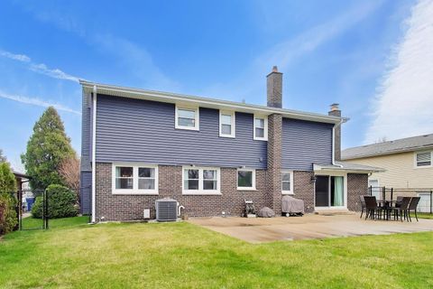 Tiny photo for 1028 S Beechwood Drive, Mount Prospect, IL 60056 (MLS # 12607579)