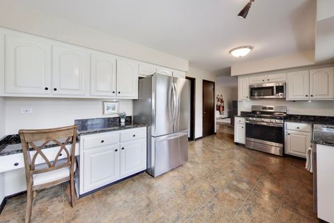 Tiny photo for 1028 S Beechwood Drive, Mount Prospect, IL 60056 (MLS # 12607579)