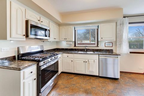 Tiny photo for 1028 S Beechwood Drive, Mount Prospect, IL 60056 (MLS # 12607579)