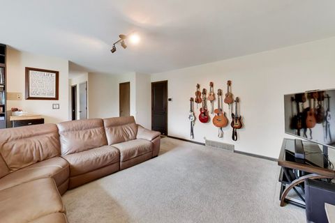 Tiny photo for 1028 S Beechwood Drive, Mount Prospect, IL 60056 (MLS # 12607579)