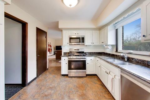 Tiny photo for 1028 S Beechwood Drive, Mount Prospect, IL 60056 (MLS # 12607579)