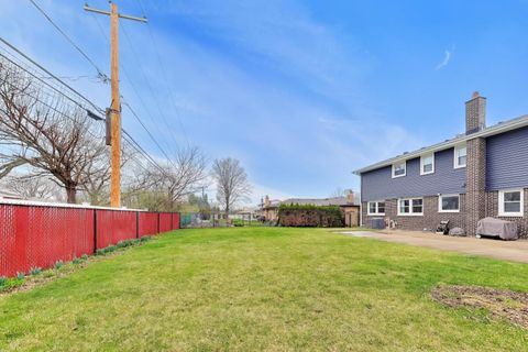 Tiny photo for 1028 S Beechwood Drive, Mount Prospect, IL 60056 (MLS # 12607579)