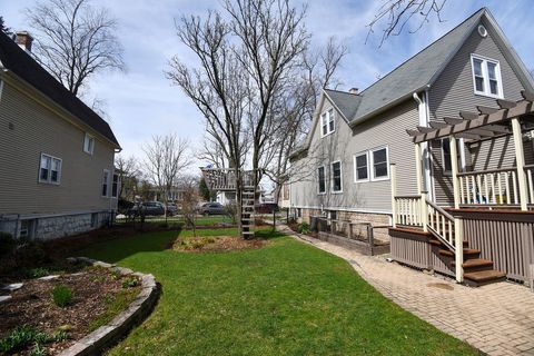 Tiny photo for 4157 Raymond Avenue, Brookfield, IL 60513 (MLS # 12615537)