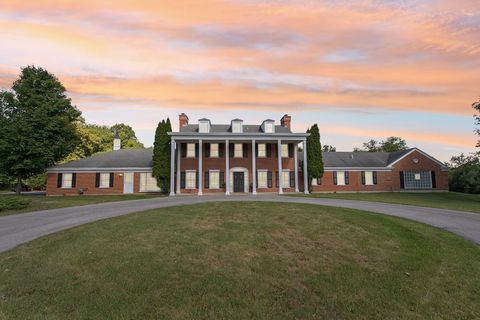 Photo of 60 Ridge Road, Barrington Hills, IL 60010 (MLS # 12619453)