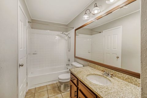 Tiny photo for 2058 Leeward Lane, Hanover Park, IL 60133 (MLS # 12614343)