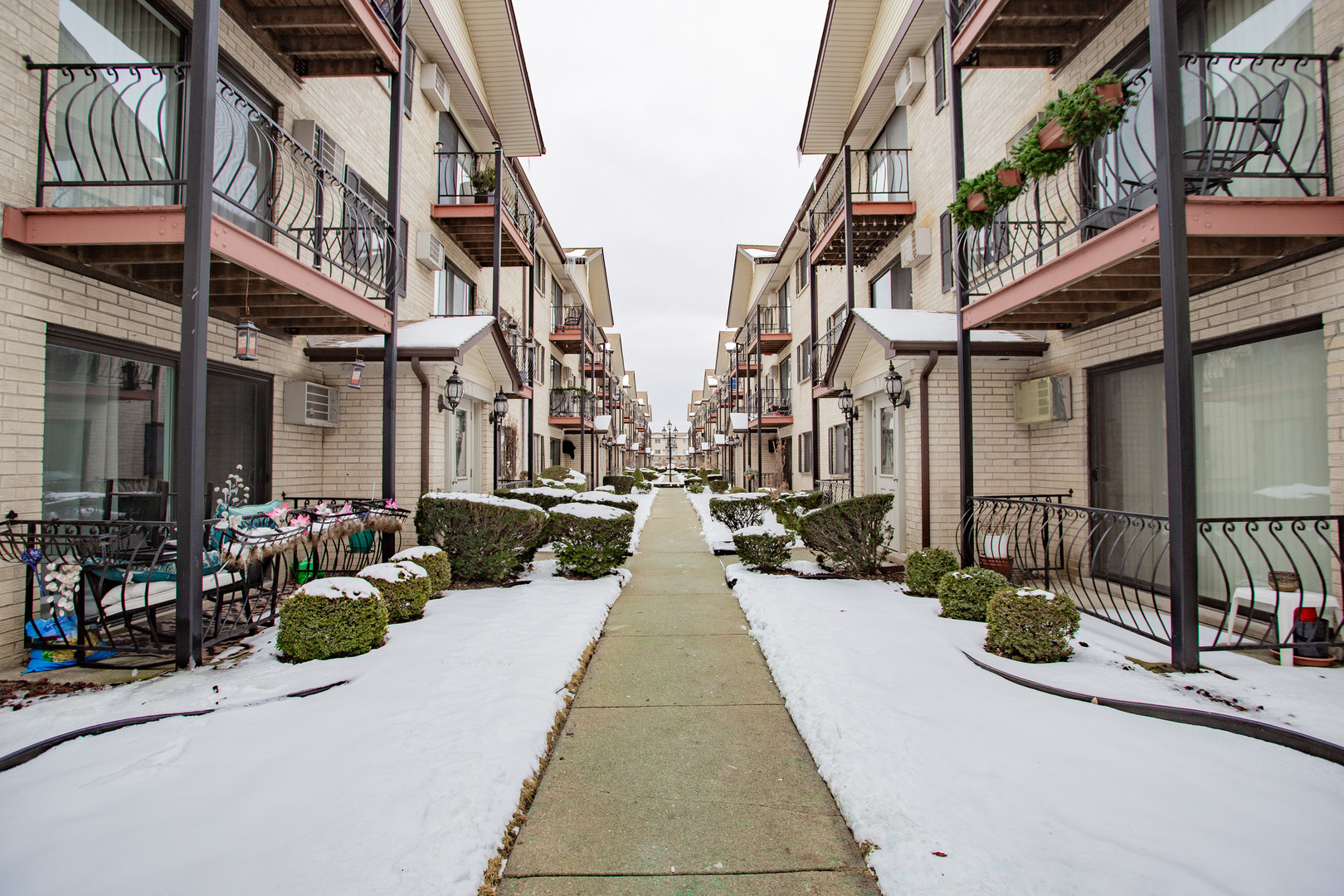 5151 N EAST RIVER Road 125A