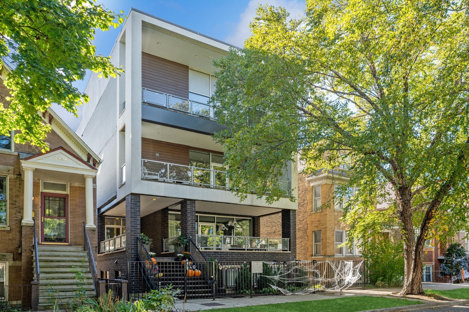 2235 W Belden Avenue 2