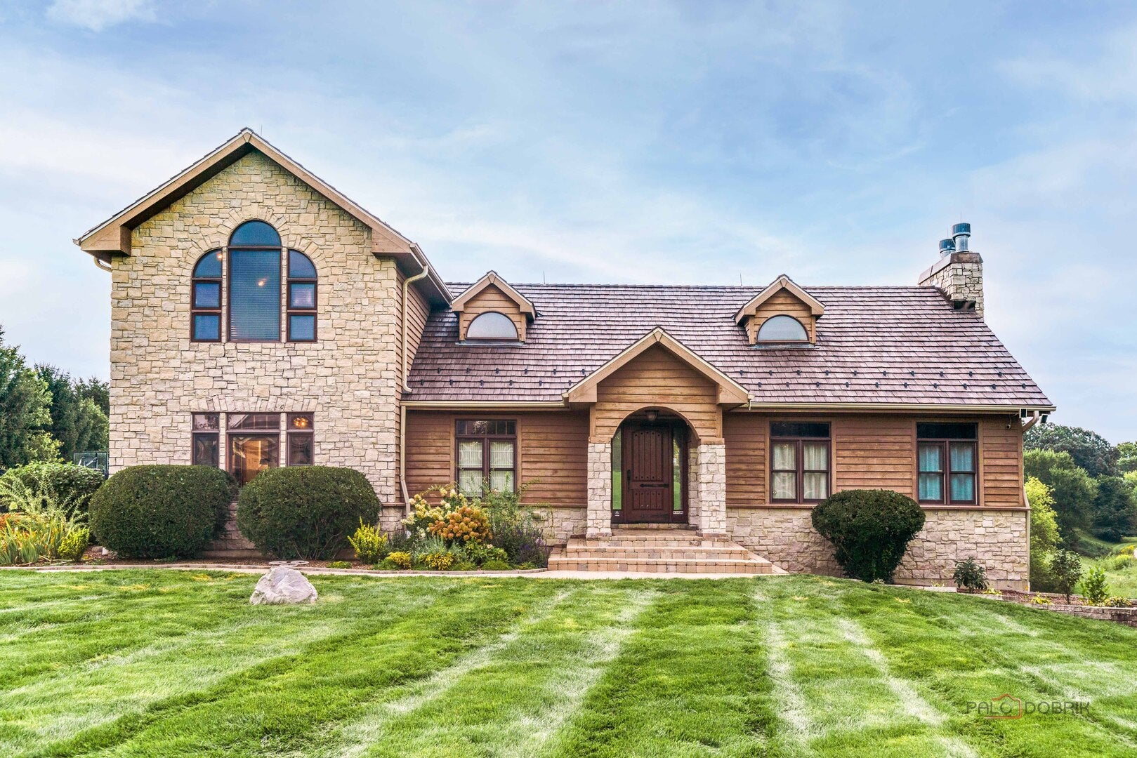 8208 Country Shire Lane
