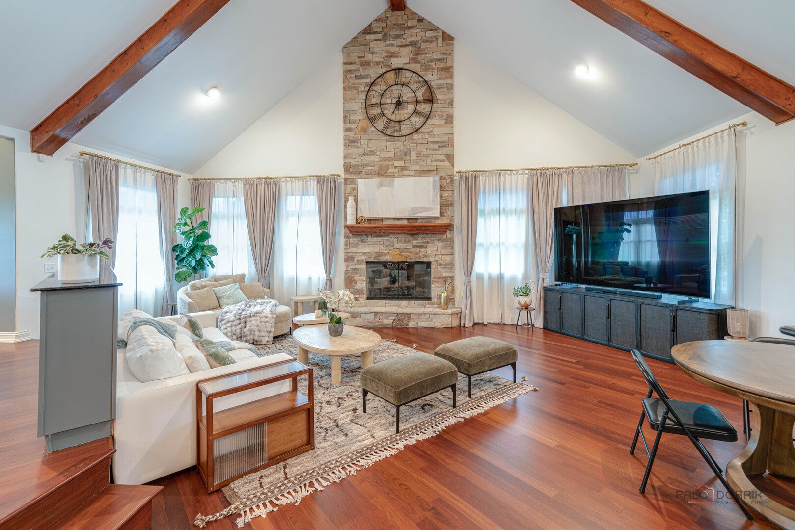 8208 Country Shire Lane