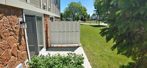 Tiny photo for 1070 Glouchester Harbor #1070, Schaumburg, IL 60193 (MLS # 12665082)