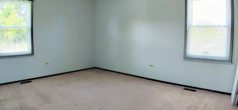 Tiny photo for 1070 Glouchester Harbor #1070, Schaumburg, IL 60193 (MLS # 12665082)