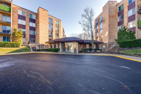 Tiny photo for 1103 S Hunt Club Drive #223, Mount Prospect, IL 60056 (MLS # 12543348)