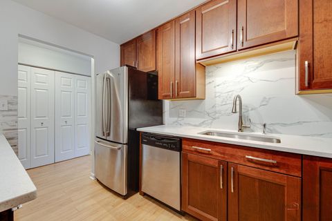 Tiny photo for 1103 S Hunt Club Drive #223, Mount Prospect, IL 60056 (MLS # 12543348)