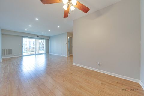 Tiny photo for 1103 S Hunt Club Drive #223, Mount Prospect, IL 60056 (MLS # 12543348)