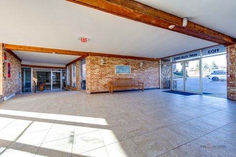 Tiny photo for 1103 S Hunt Club Drive #223, Mount Prospect, IL 60056 (MLS # 12543348)