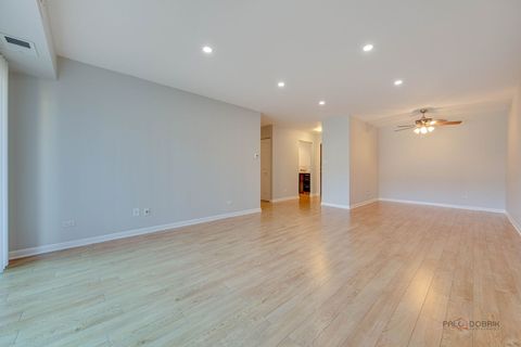 Tiny photo for 1103 S Hunt Club Drive #223, Mount Prospect, IL 60056 (MLS # 12543348)