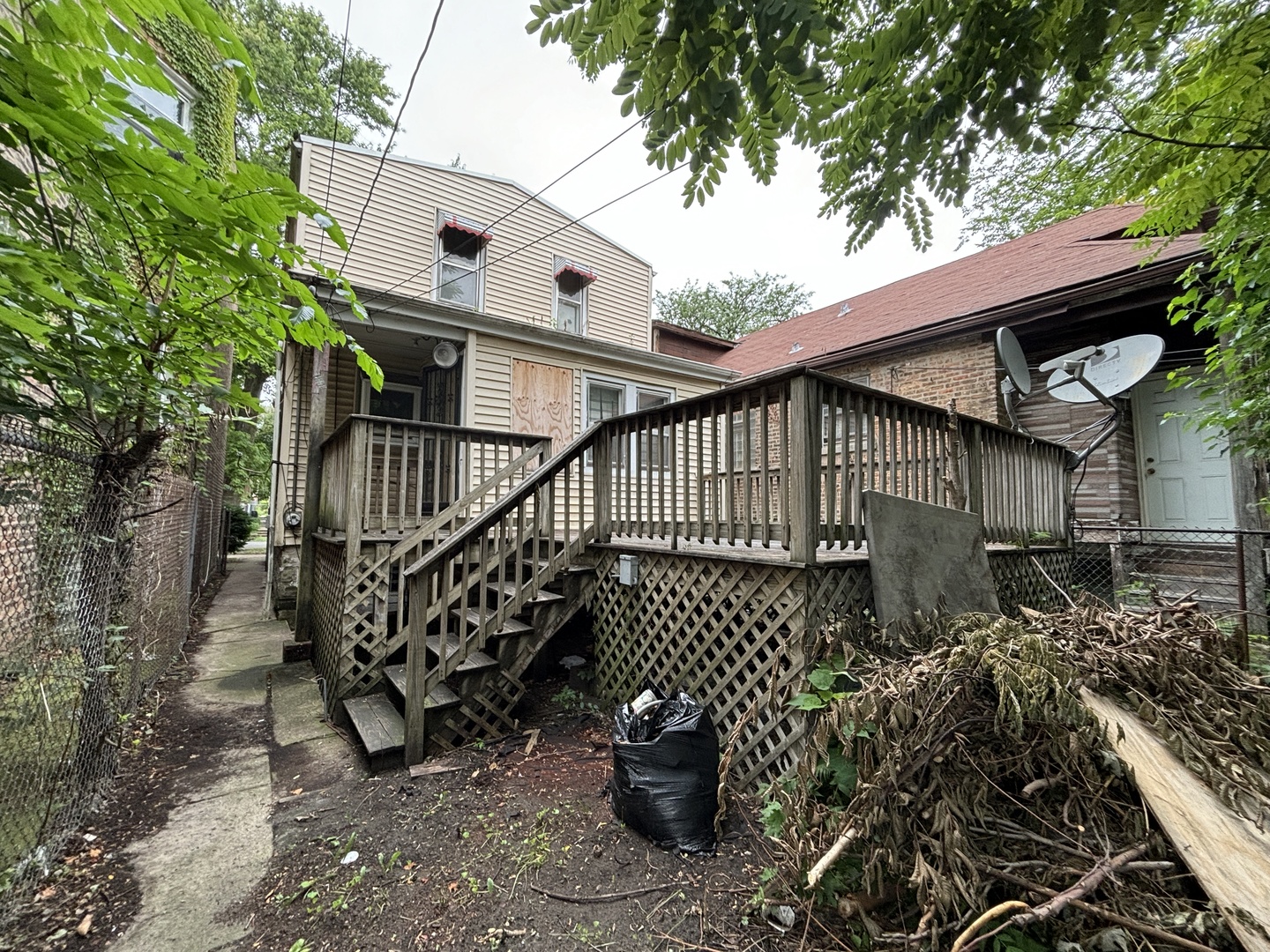 7843 S Langley Avenue