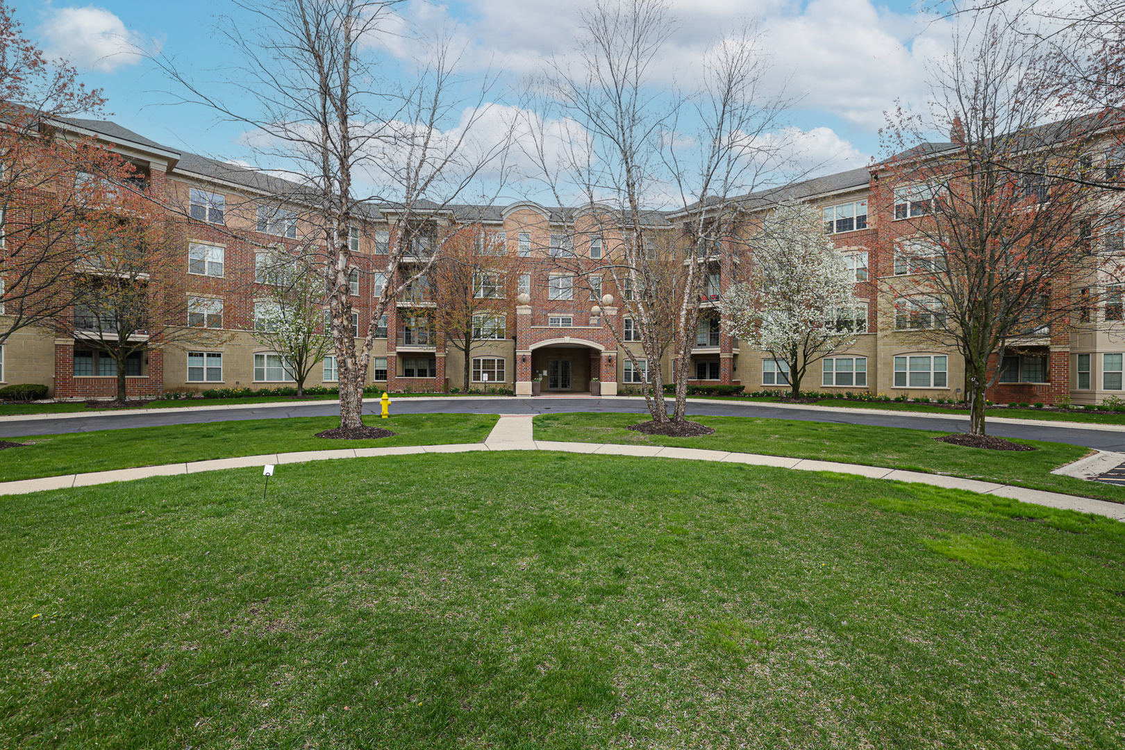 2700 SUMMIT Drive 401