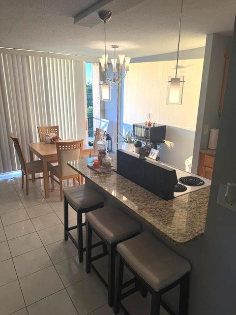 Tiny photo for 1043 S YORK Road #411, Bensenville, IL 60106 (MLS # 12492033)