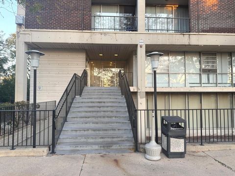 Tiny photo for 1043 S YORK Road #411, Bensenville, IL 60106 (MLS # 12492033)