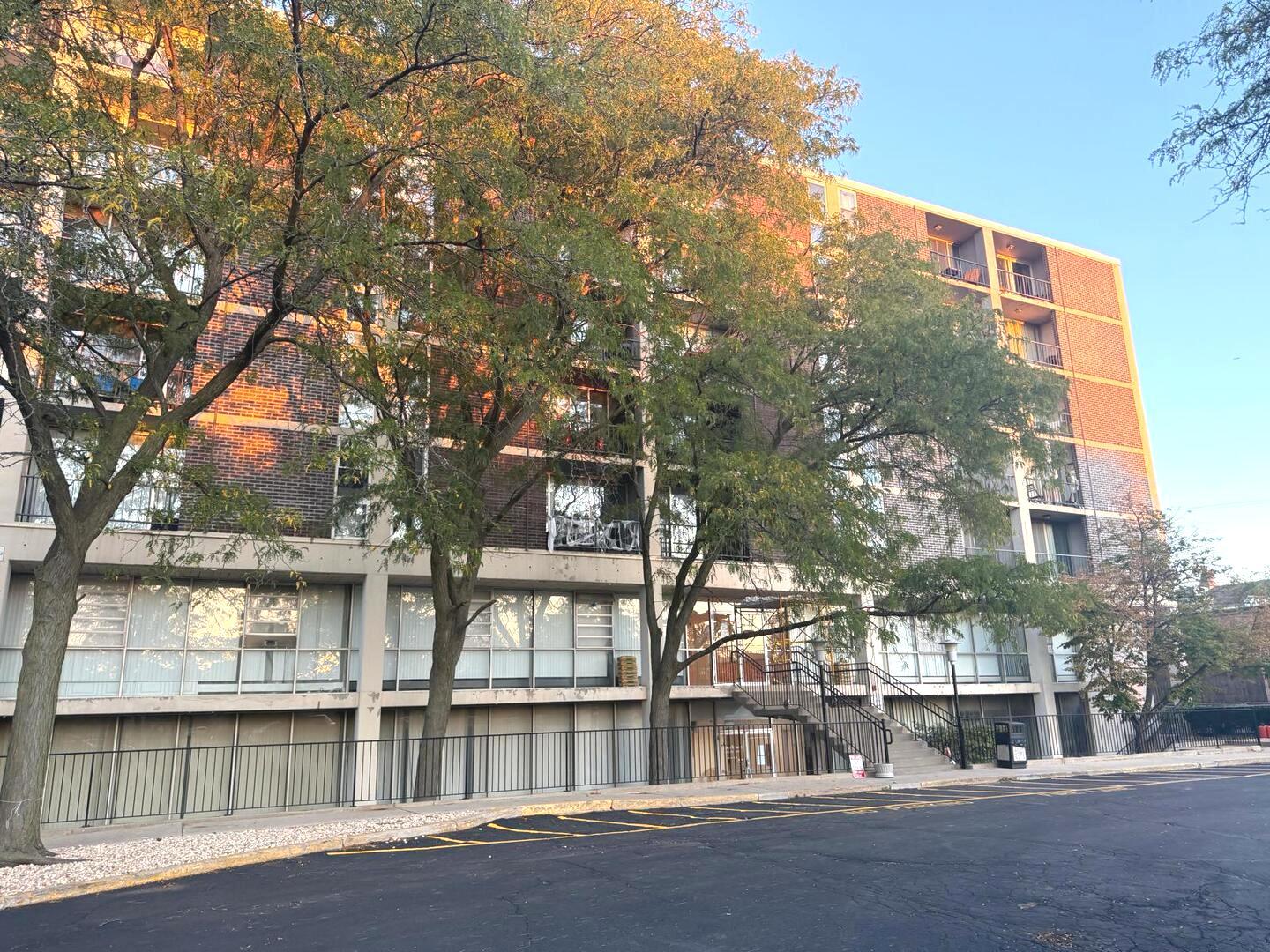 1043 S YORK Road 411