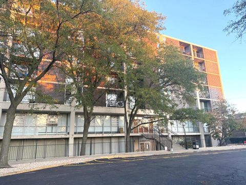 Tiny photo for 1043 S YORK Road #411, Bensenville, IL 60106 (MLS # 12492033)