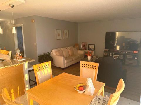 Tiny photo for 1043 S YORK Road #411, Bensenville, IL 60106 (MLS # 12492033)