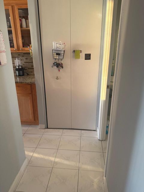 Tiny photo for 1043 S YORK Road #411, Bensenville, IL 60106 (MLS # 12492033)