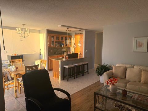 Tiny photo for 1043 S YORK Road #411, Bensenville, IL 60106 (MLS # 12492033)