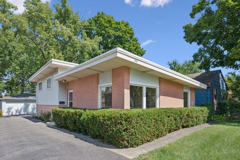 Photo of 516 Hermitage Drive, Deerfield, IL 60015 (MLS # 12735436)