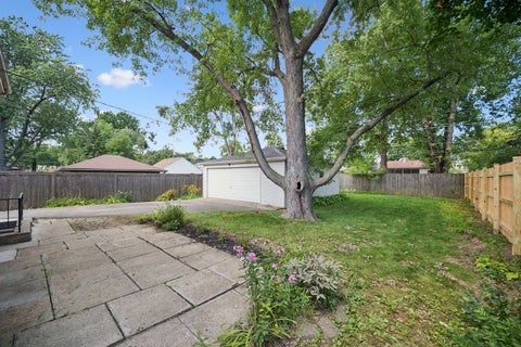 Tiny photo for 516 Hermitage Drive, Deerfield, IL 60015 (MLS # 12735436)