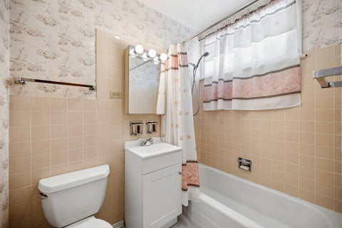 Tiny photo for 516 Hermitage Drive, Deerfield, IL 60015 (MLS # 12735436)