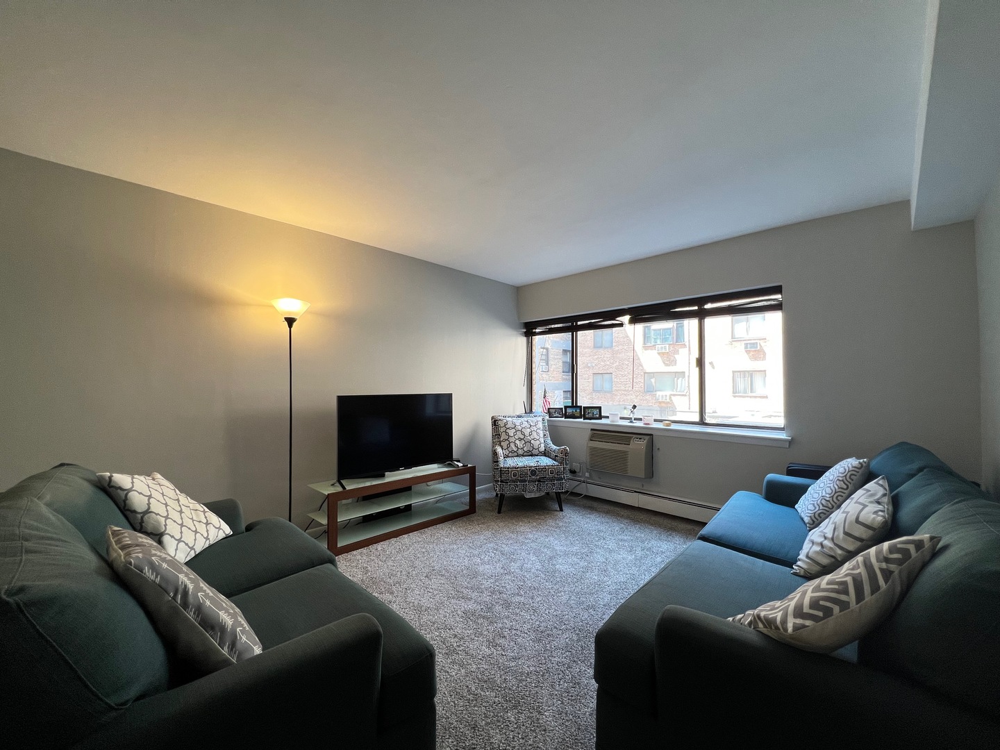 3620 N Pine Grove Avenue 204