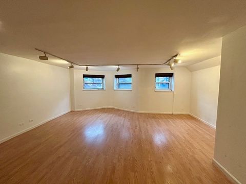 Tiny photo for 2910 N Halsted Street #G, Chicago, IL 60657 (MLS # 12587389)